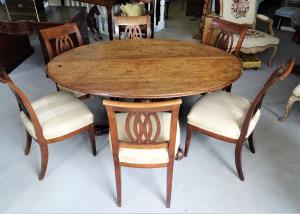 Early Victorian period walnut pedestal dining table